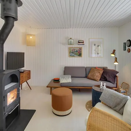 Aulikki - 900m From The Sea By Interhome