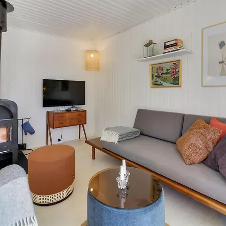 Aulikki - 900m From The Sea By Interhome